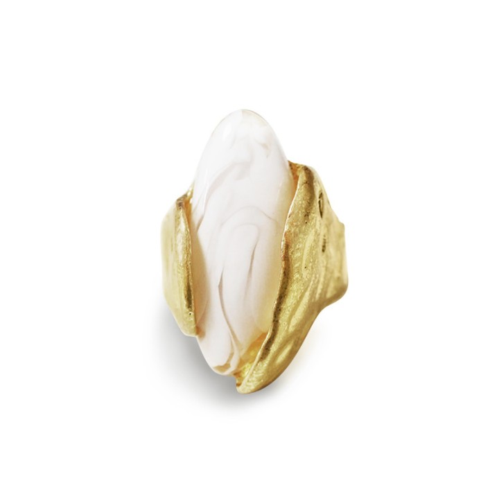 Grande Anello Elastico A Mandorla Bianco con Pietra In Resina